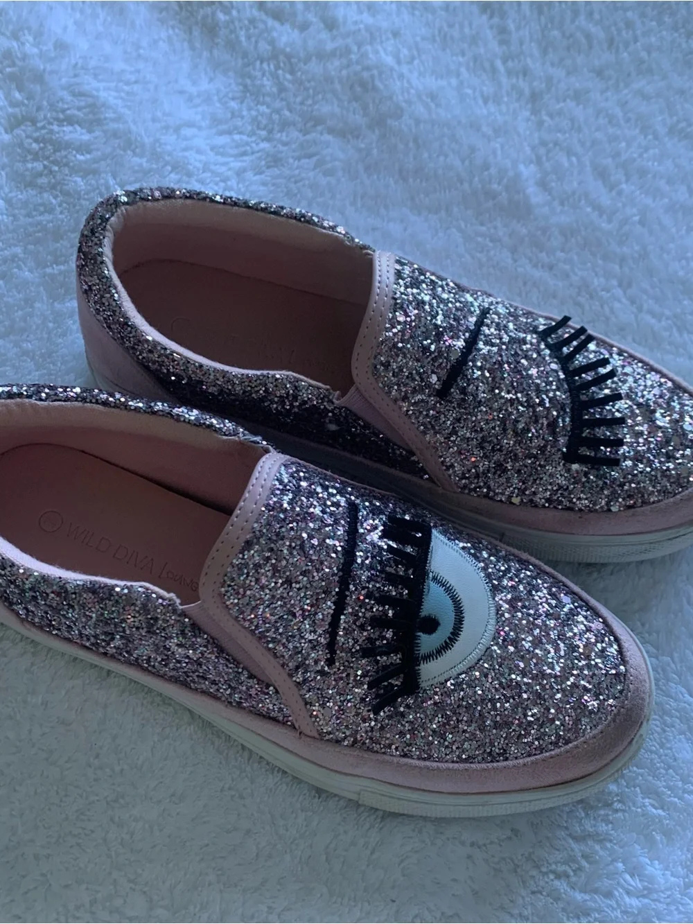 Wild Diva Lounge Pink Glitter Winking Eye Slip-On Sneakers Women's Size 7
